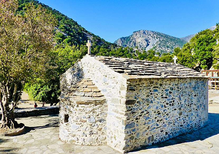 The chapel of Agios Ioannis where the hike in the Rouvas Gorge ends.