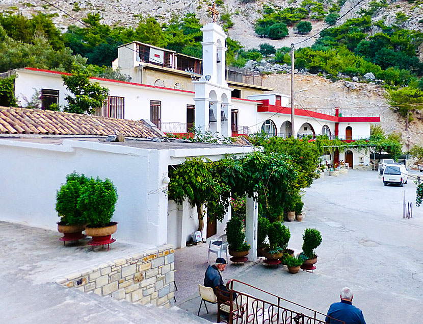 The hike in the Rouvas Gorge starts either at Lake Votamos in Zaros, or at the monastery of Agios Nikolaos.