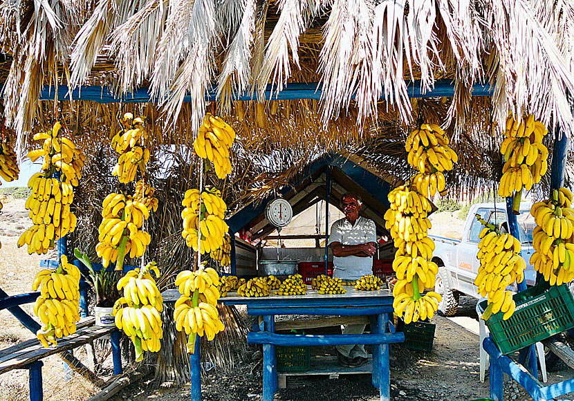 Buy bananas at the junction of Vai and Itanos beaches in eastern Crete.
