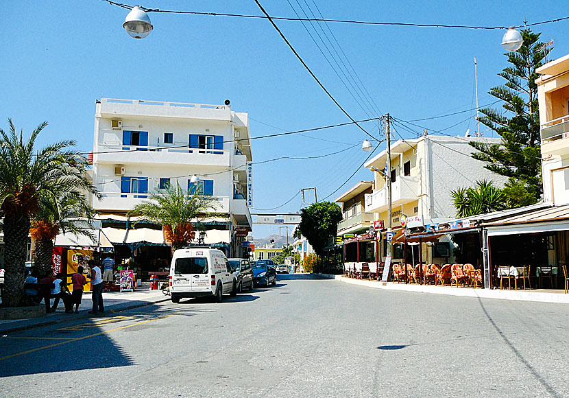 Taverns and restaurants in Paleokastro on Crete.