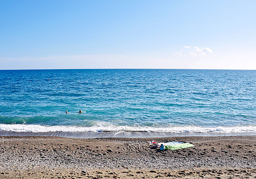 The beach in Mirtos is perfect for those who like to swim and bathe in crystal clear water.