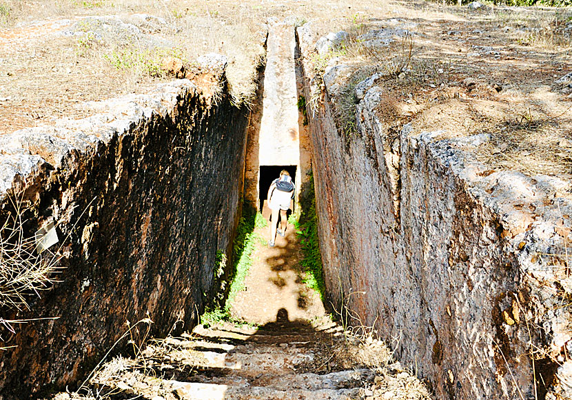 Knockin' on Heaven's Door in the Minoan Tombs of Crete.