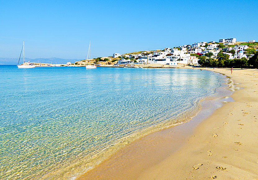The port beach in Stavros on Donoussa.
