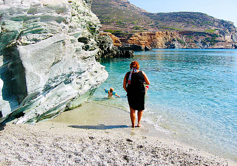 Child-friendly beaches on Folegandros in the Cyclades.