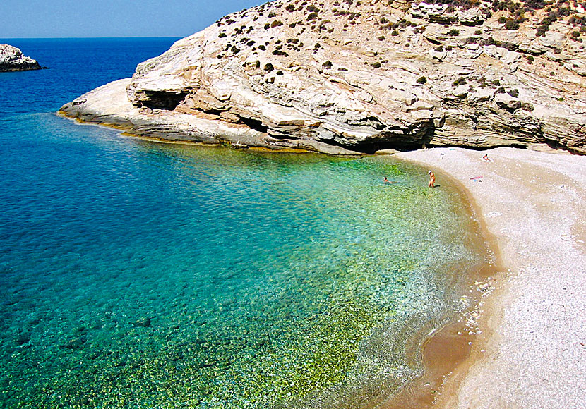 The best beaches on Folegandros. Livadaki beach. 