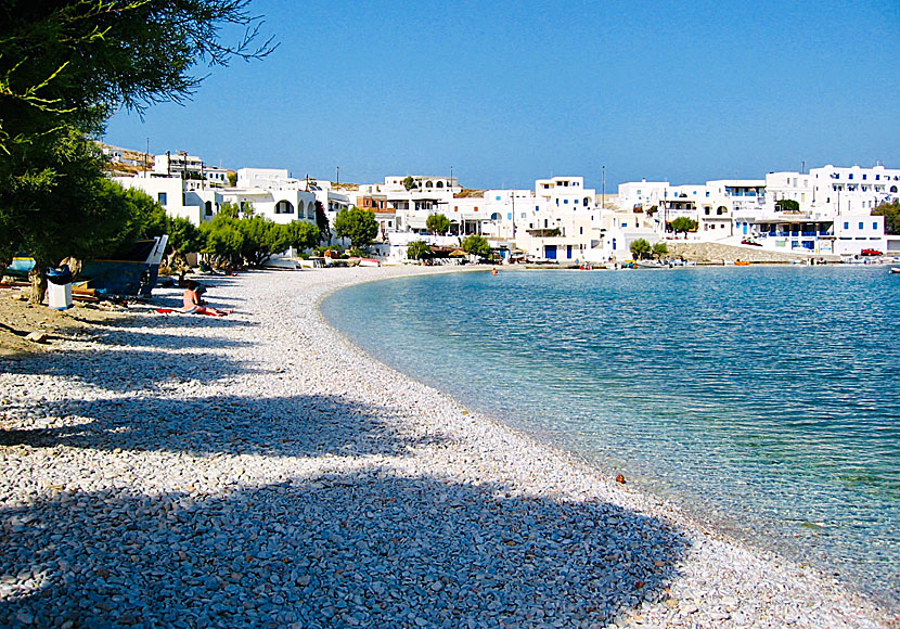 The best beaches on Folegandros. Karavostasi port beach. 