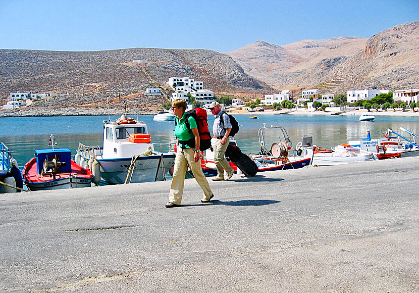 The port of Karavostasi in Folegandros.