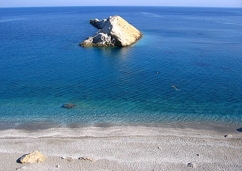 The best beaches on Folegandros. Katergo beach. 