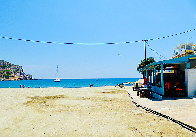 Tavernas, restaurants and hotels at Angali beach on Folegandros.