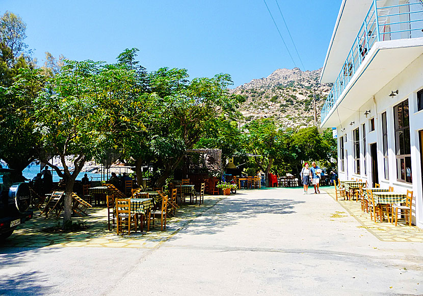 Restaurants and tavernas on the port promenade in Karkinagri on Ikaria.