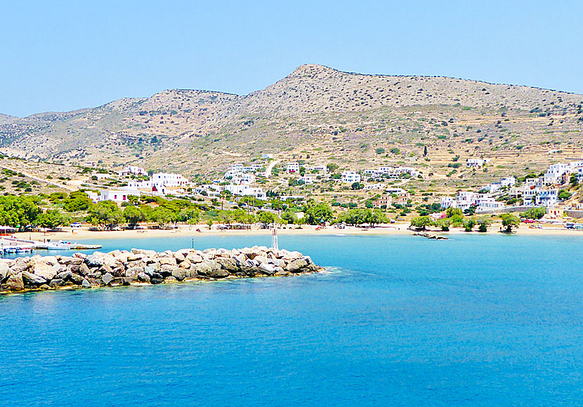 Excursion boats and ferries between Ios and Sikinos in the Cyclades.