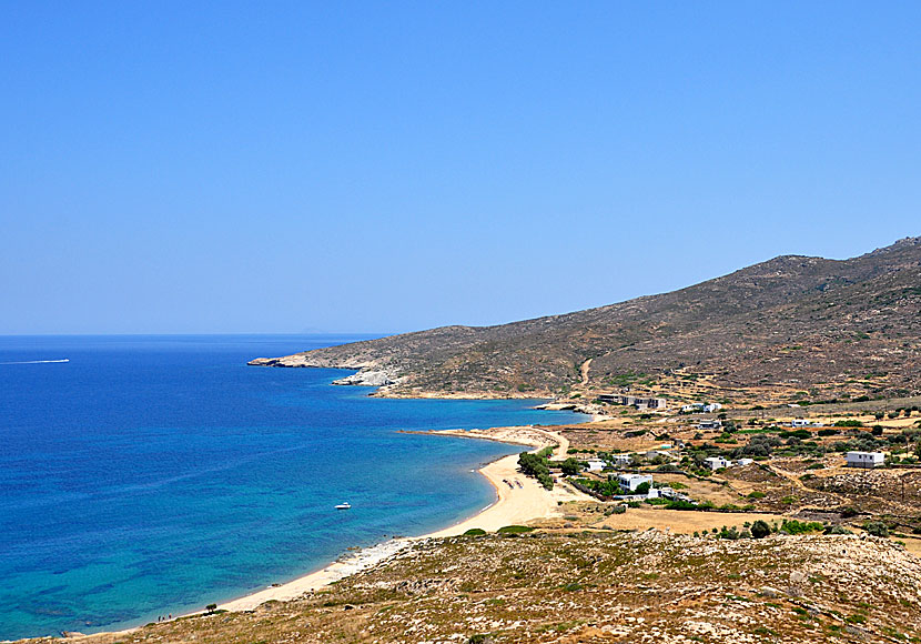 The beach of Psathi is located along the road to Manganari beach in Ios.