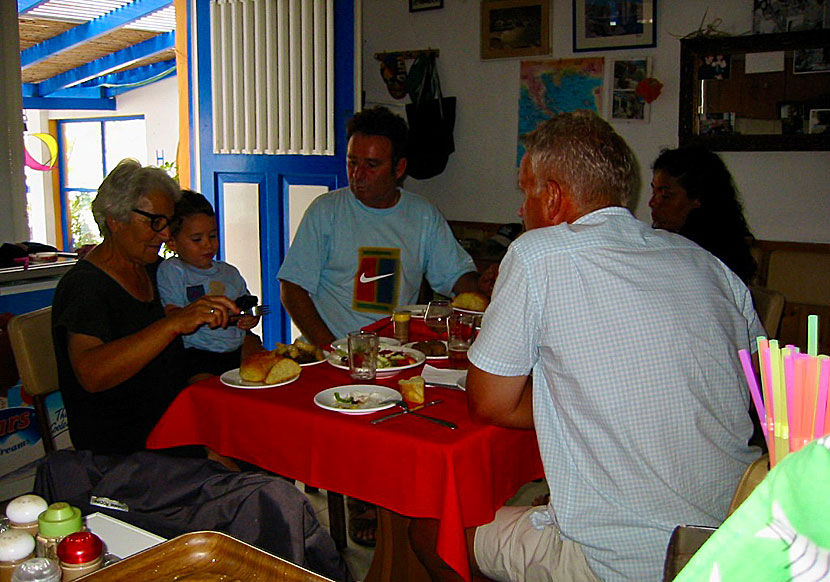 When the taverna on Valmas beach was open, you could eat both lunch and dinner.