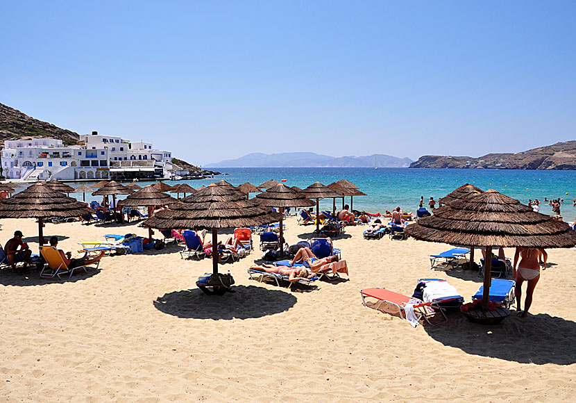 The part of Mylopotas beach where the fish tavern Drakos is located.