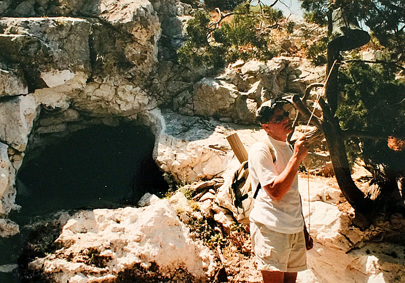 The entrance to the cave and the church of Agios Ioannis in Iraklia.