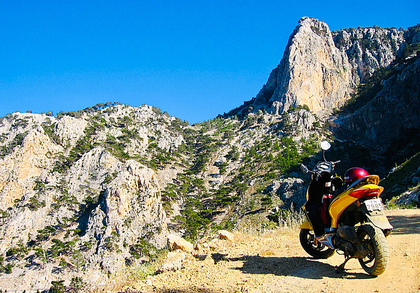 The magnificent nature on Karpathos is best experienced if you rent your own vehicle.