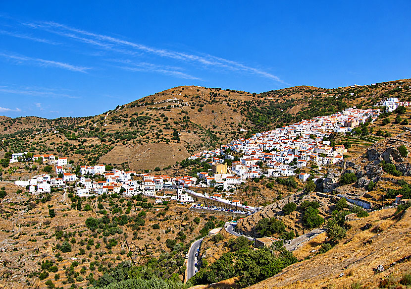 Chora on Kea is beautifully situated on the slopes, and the houses climb up and down the mountainsides.