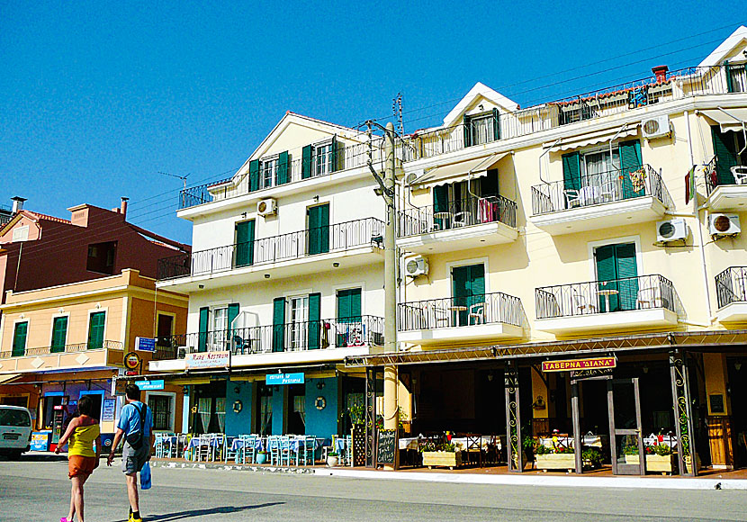 There are many good tavernas and restaurants along the harbour promenade in Argostoli.