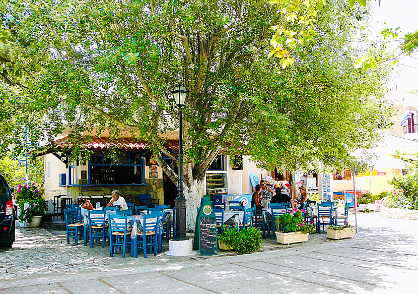 Restaurants and tavernas in Assos on Kefalonia.