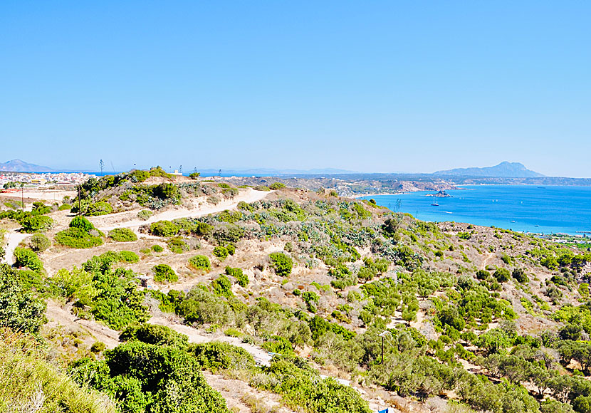 Kefalos is close to Agios Stefanos beach and Kastri island.