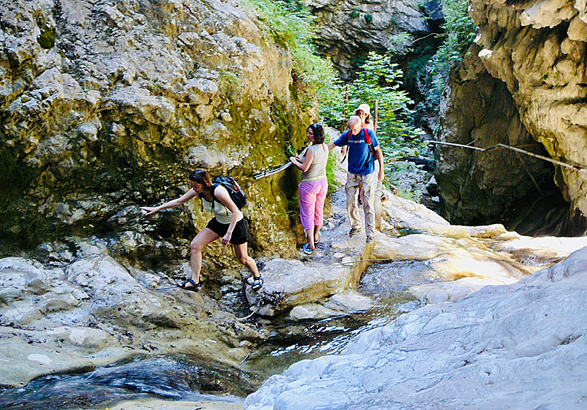 Hiking to the waterfall on Nidri is not difficult and does not take many minutes.
