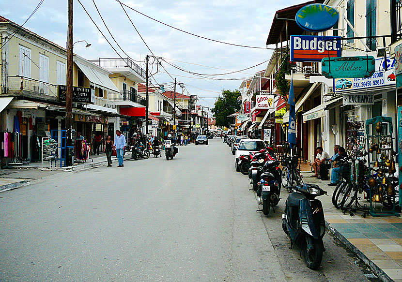 Shops, car rental, cafes and bars in Nidri.