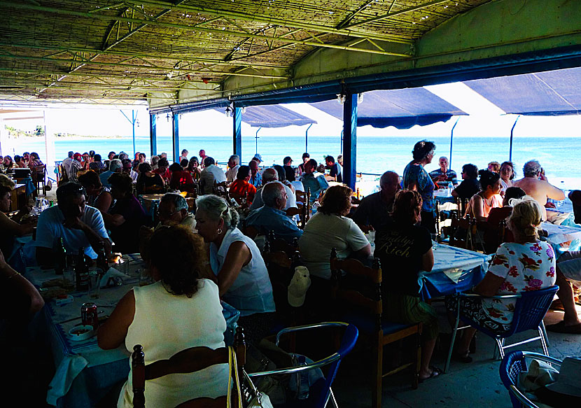 Good tavernas and restaurants by the beach in Agios Isidoros