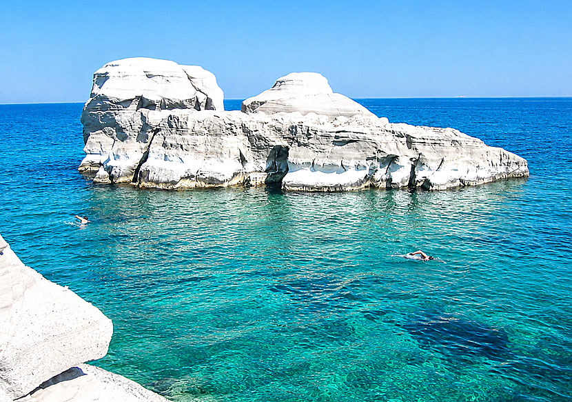 The small island located just outside Sarakiniko can be swam to and dived from.