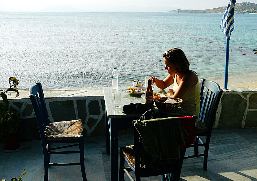 Lunch at Fotis Taverna above the beach in Agios Prokopios on Naxos.