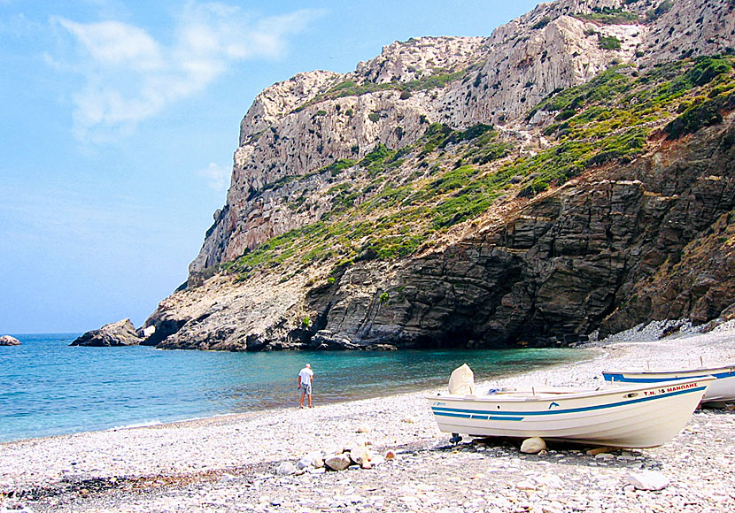 Lionas beach is close to the genuine mountain villages of Skado and Koronos on Naxos.
