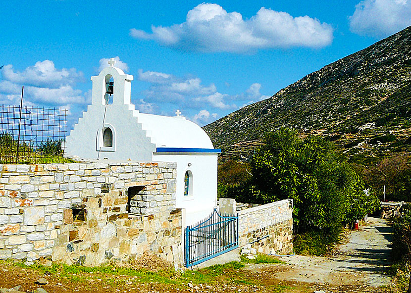 Are there 365 churches on some islands in Greece, and are there private churches in Greece? Here you will find the answers.