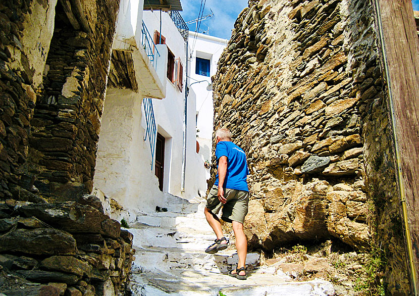 The village of Lefkes on Paros is a mix of houses in ruins and renovated houses.