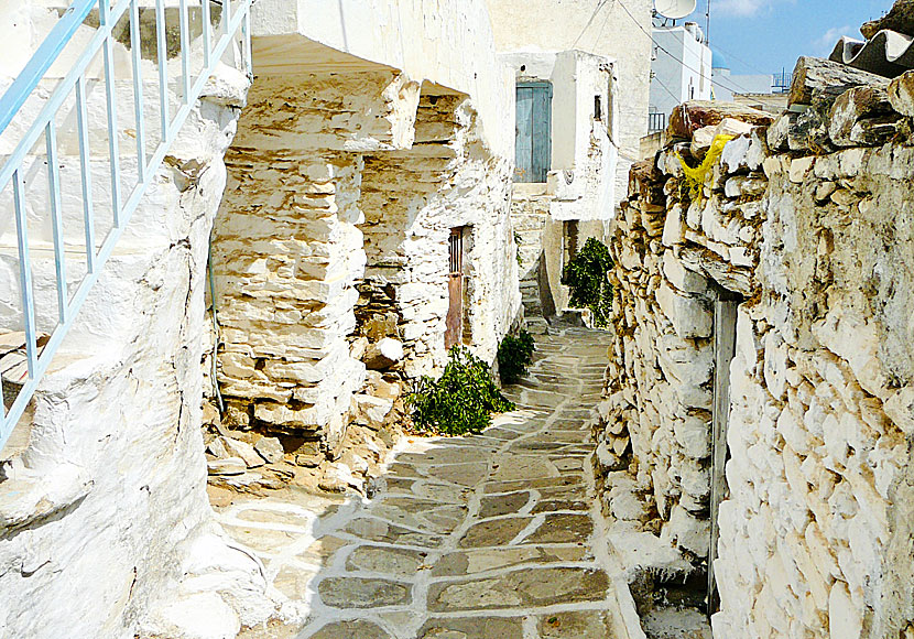 Walking in the old parts of Lefkes on Paros is like going back in time.