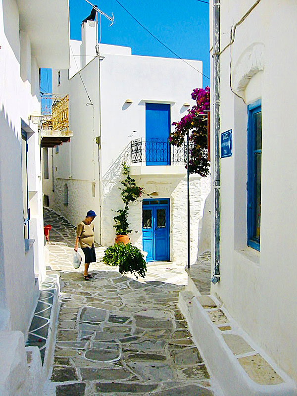 The architecture in Lefkes is typical Cycladic.