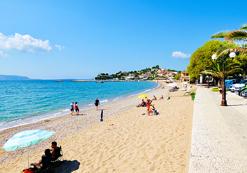 The sandy beach and beach promenade in Finikounda on the southwestern Peloponnese.