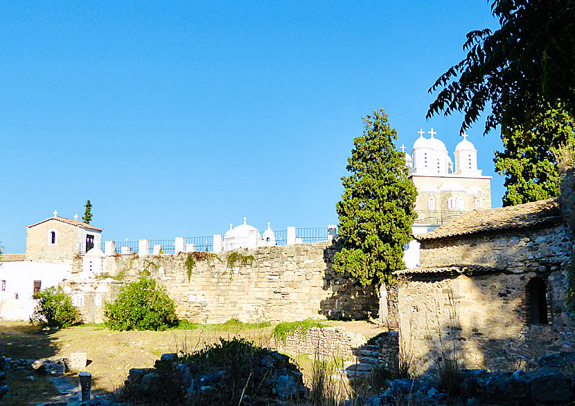 In the Monastery of Timiou Prodromou there is a souvenir shop.