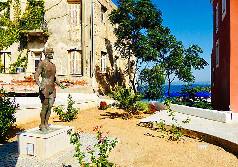 Bronze statue of a jumping Kostas Tsiklitiras outside the museum.