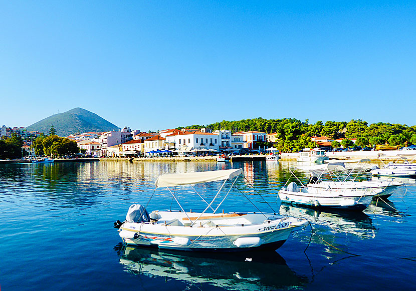 In Pylos port you can rent a boat and discover Navarino bay on your own.