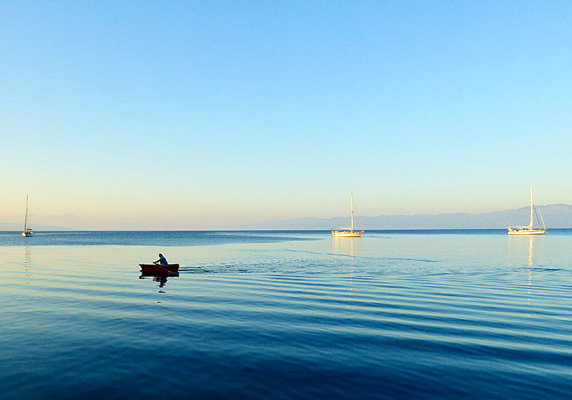 Sail to the port of the village of Koroni in Greece.