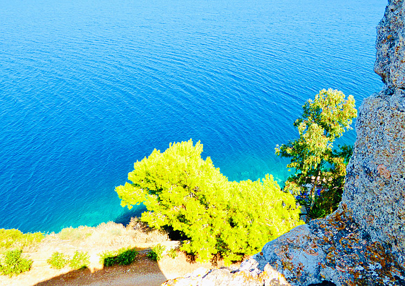 Snorkel below Niokastro in Pylos.