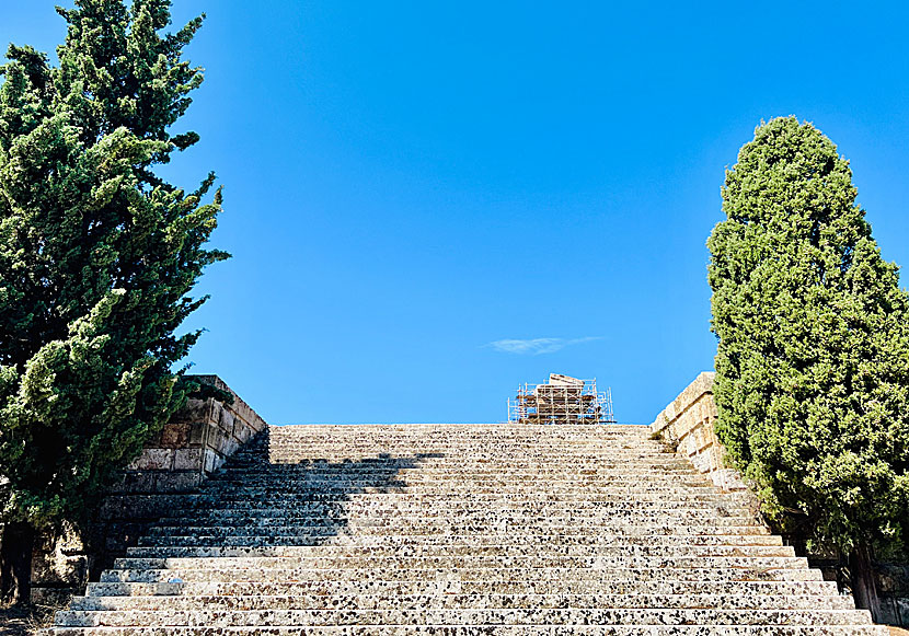 Is Monte Smith worth a visit? Yes, not least for the fantastic view of Ixia, Ialysos and Windy beach.