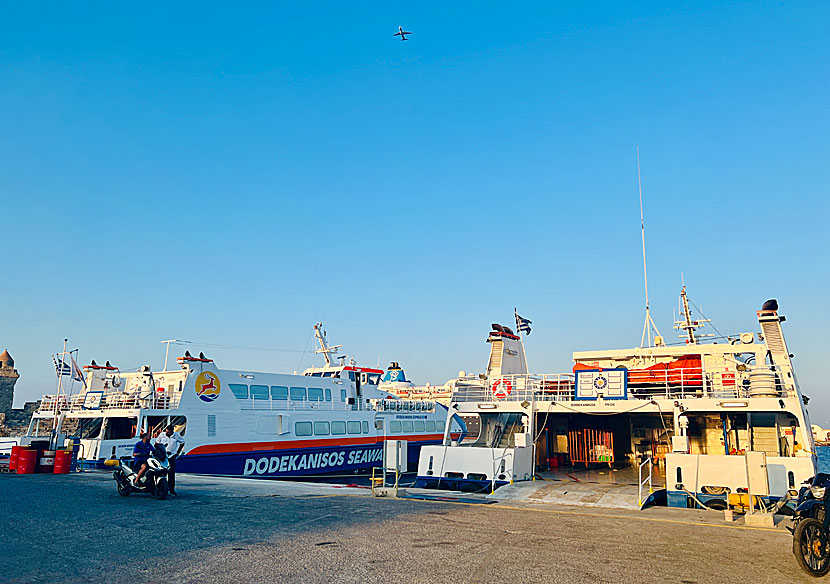 Kolona is the home port of Dodekanisos Seaways and from here there are boats to Kos, Kastellorizo, Kalymnos, Leros, Nisyros, Chalki and Tilos.