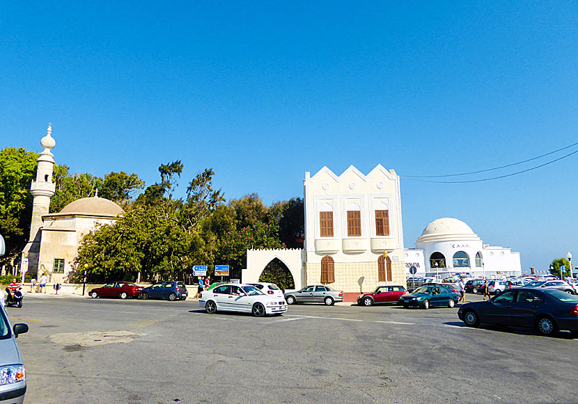 The Murat Reis Mosque is close to the National Theatre, Evangelismos church, Ronda bar and Elli beach in Rhodes town.