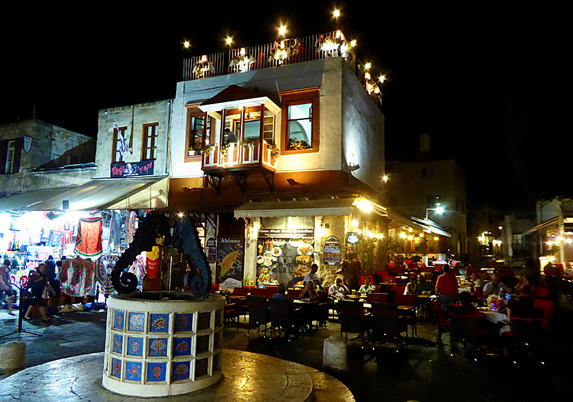 Restaurants, bars and shops on Jewish Martyrs Square. 