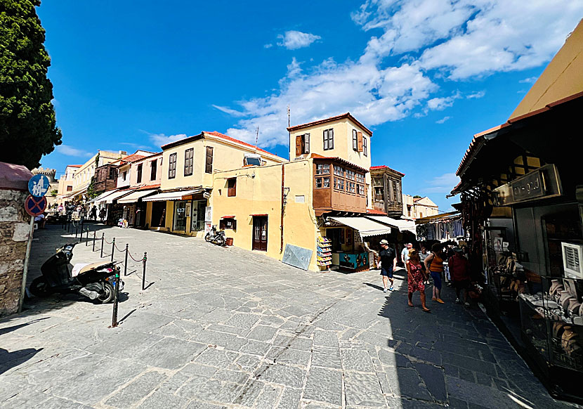 There are parts of the old town of Rhodes where Greeks live.