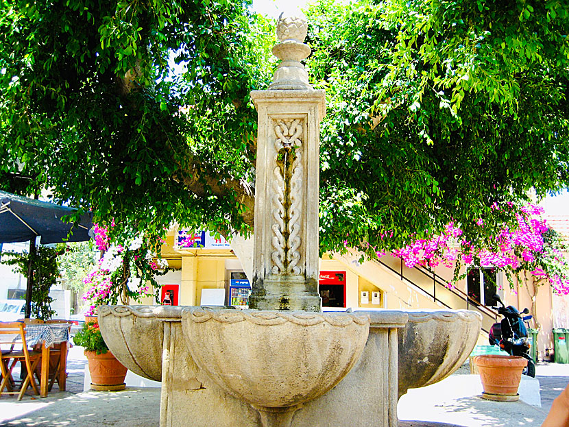 The beautiful fountain at Taverna Ta Kitada in Salakos on Rhodes.