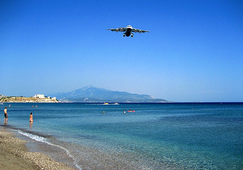 The aircraft lands at Potokaki beach in Pythagorion on Samos.