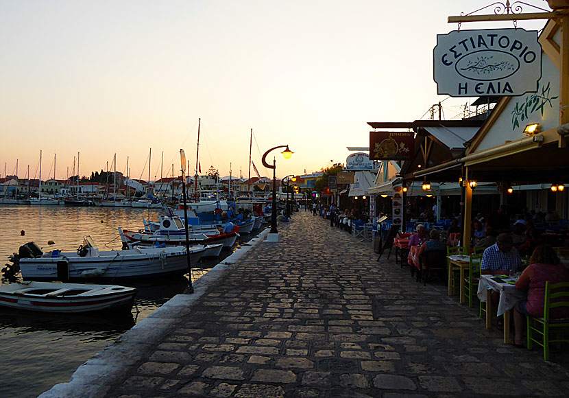 Restaurant Elia on the harbour promenade in Pythagorion.