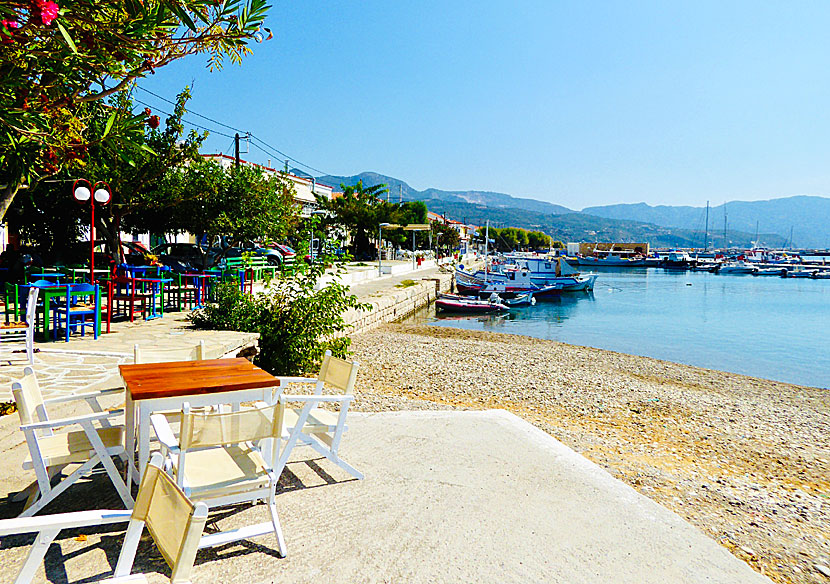 Taverns and restaurants in Ormos Marathokampos on Samos.