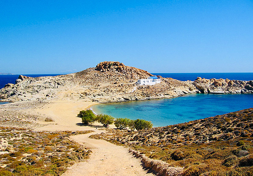 Agios Sostis beach is located approximately three kilometers northeast of Livadi in Serifos.